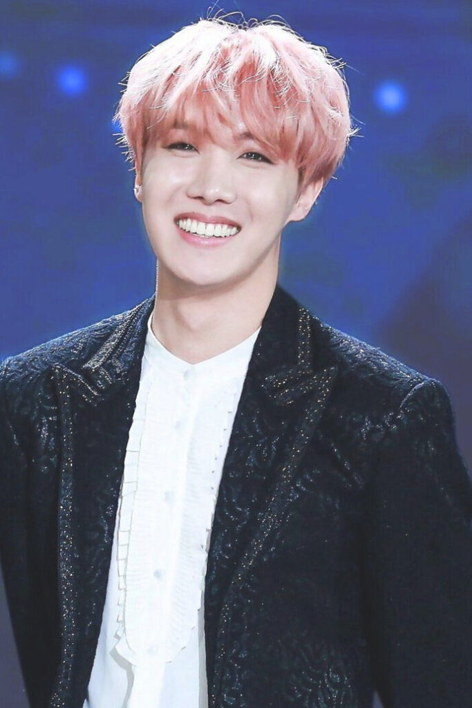 استایل فراتر از موسیقی بی تی اس | تحول شگفت‌ انگیز مد و فشن BTS + عکس