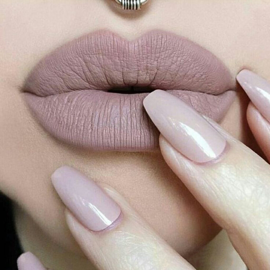 رنگ رژ لب ترند 2026