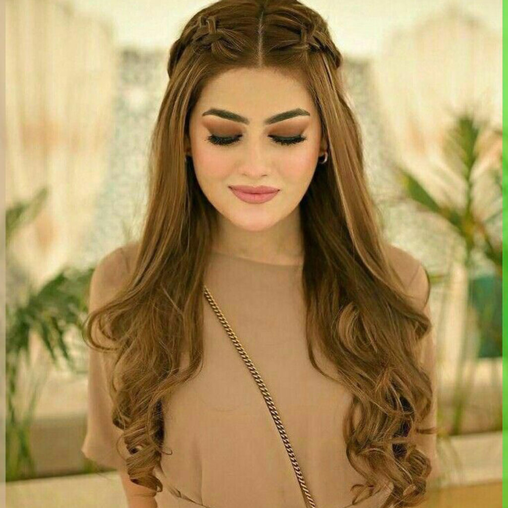 شینیون موی باز مدرن برای موهای بلند