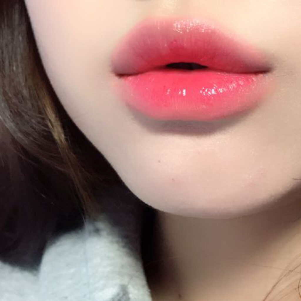 آرایش لب کره‌ ای مدرن