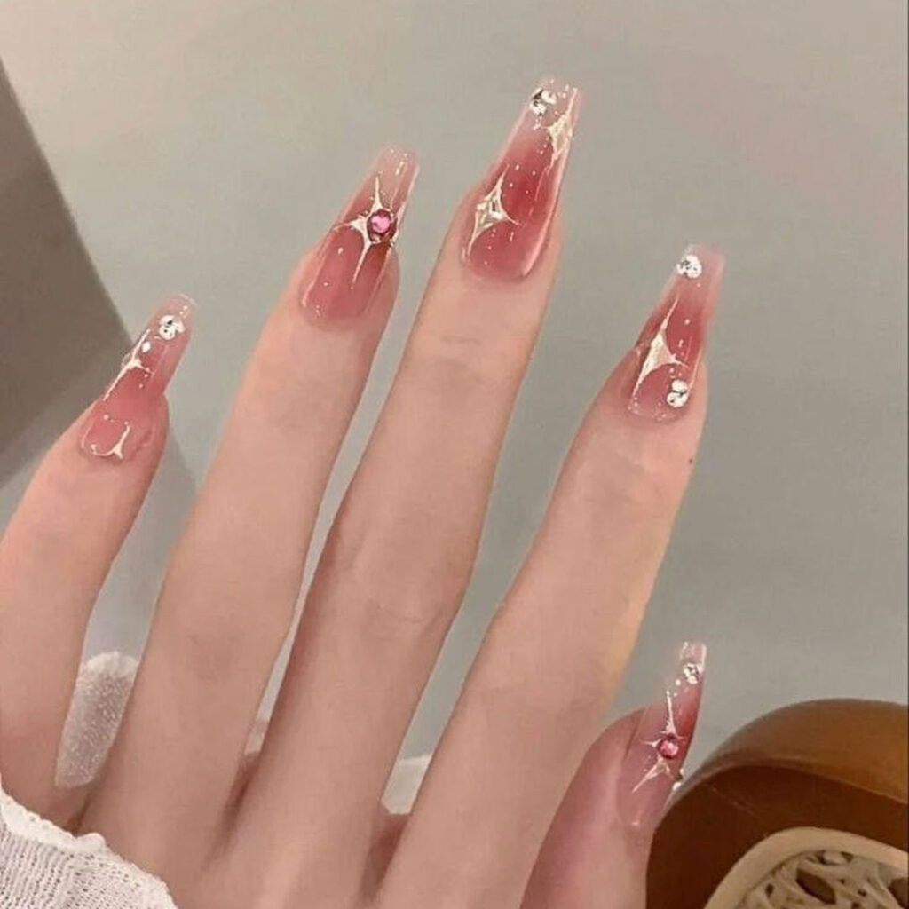 دیزاین ناخن کره‌ ای جذاب