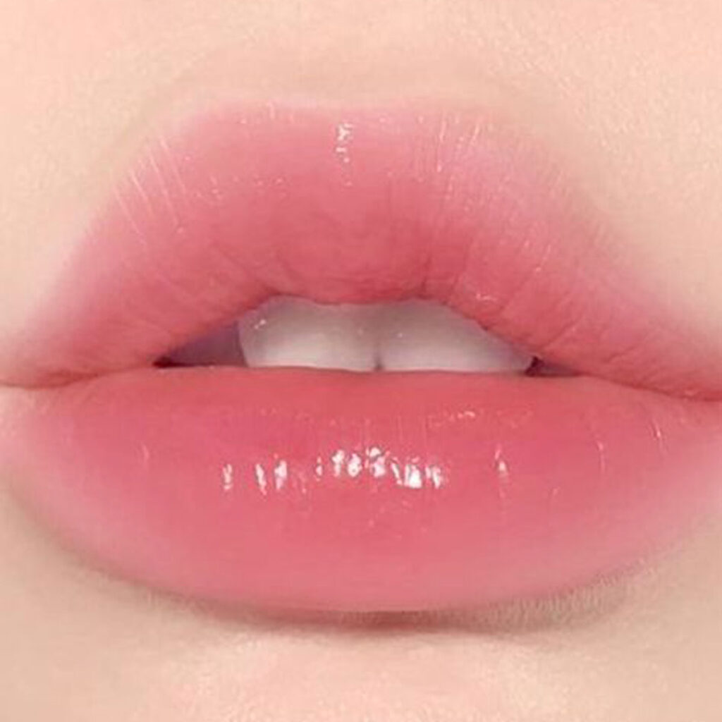 رنگ رژ لب صورتی روشن کره ای