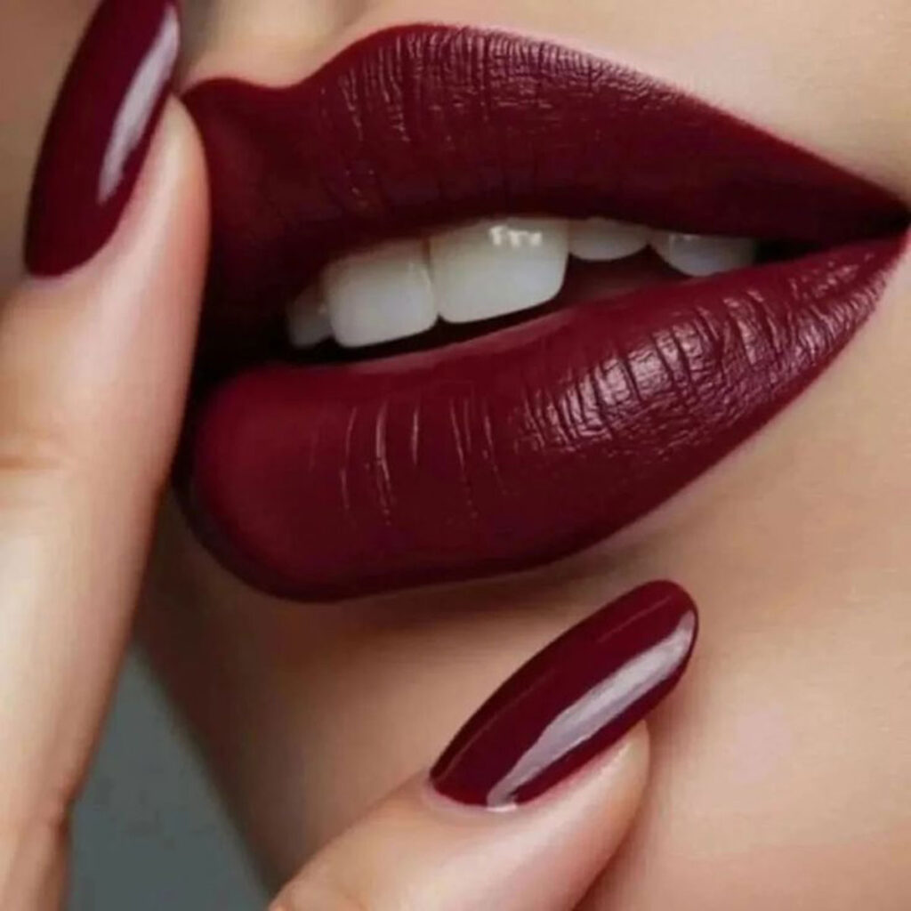رنگ‌ رژ لب قرمز