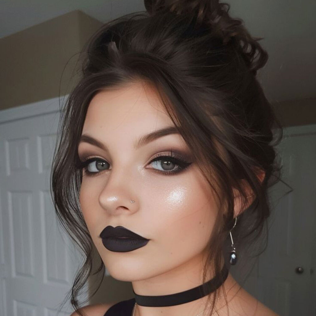 میکاپ خفن با رژ لب مشکی جذاب