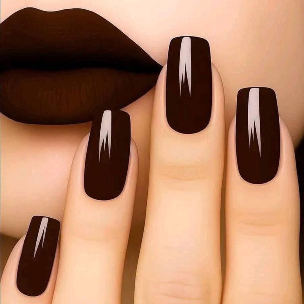 مدل ناخن قهوه‌ ای تیره