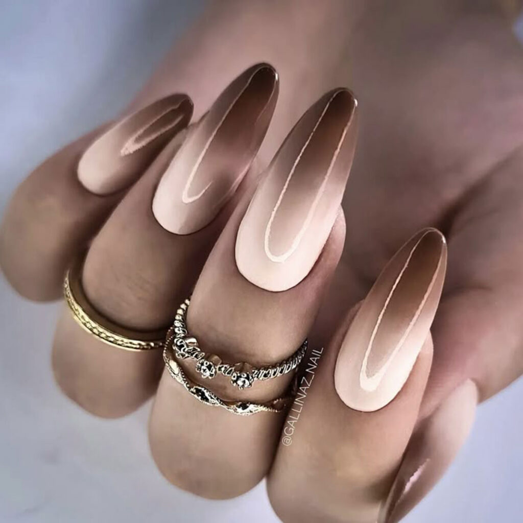 مدل ناخن قهوه‌ ای آمبره