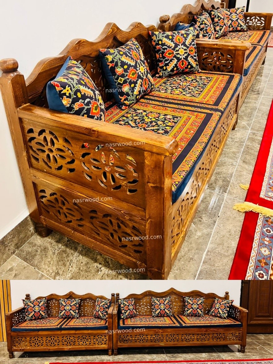 دکور تخت سنتی با فرش لاکی و اکسسوری های مسی؛ چیدمان تخت سنتی در خانه