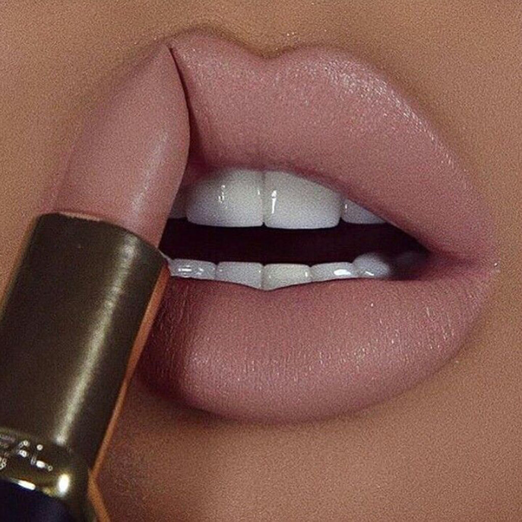 رنگ‌ های رژ لب نود