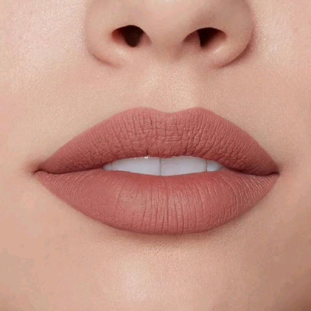 ترندهای جدید رنگ رژ لب مینیمال