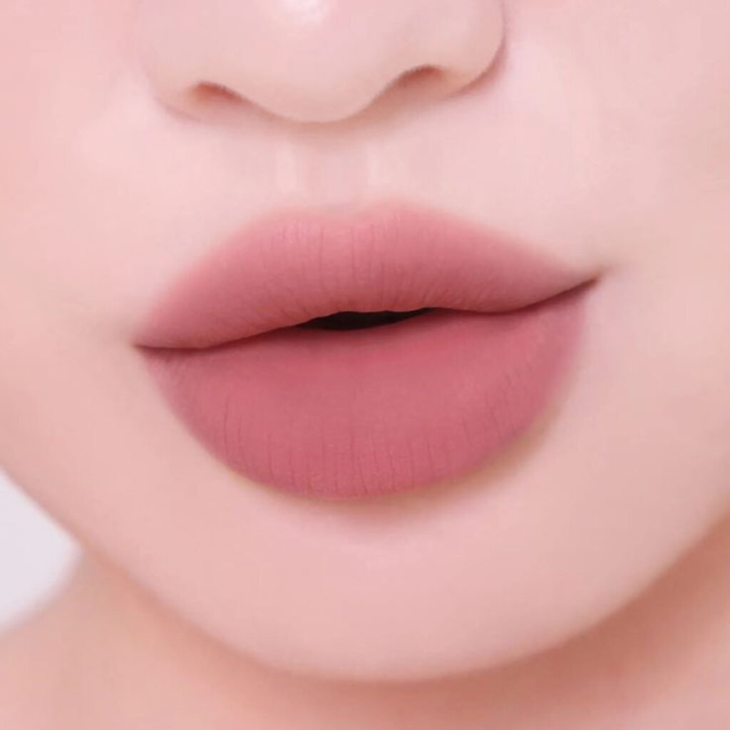 رنگ رژ لب مات دخترانه جذاب