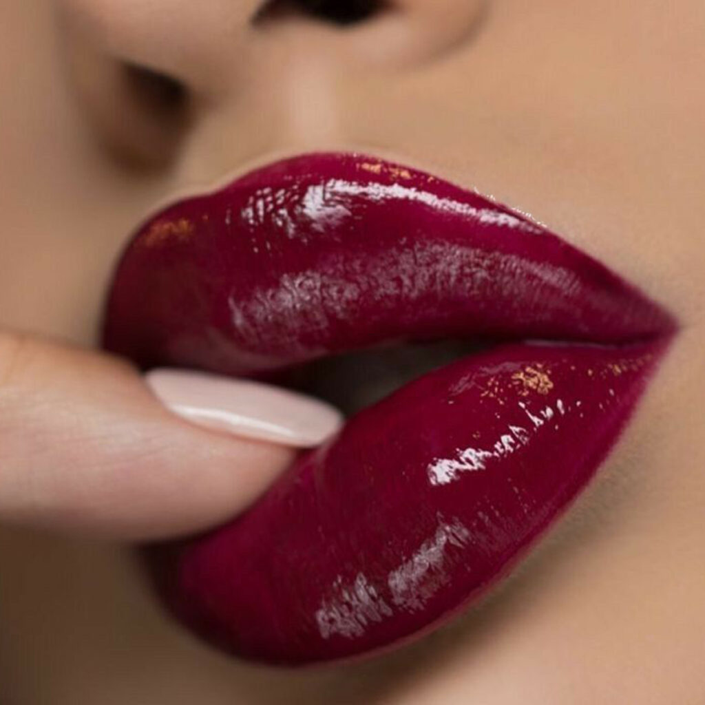 رنگ رژ لب خاص و شیک برای شب یلدا