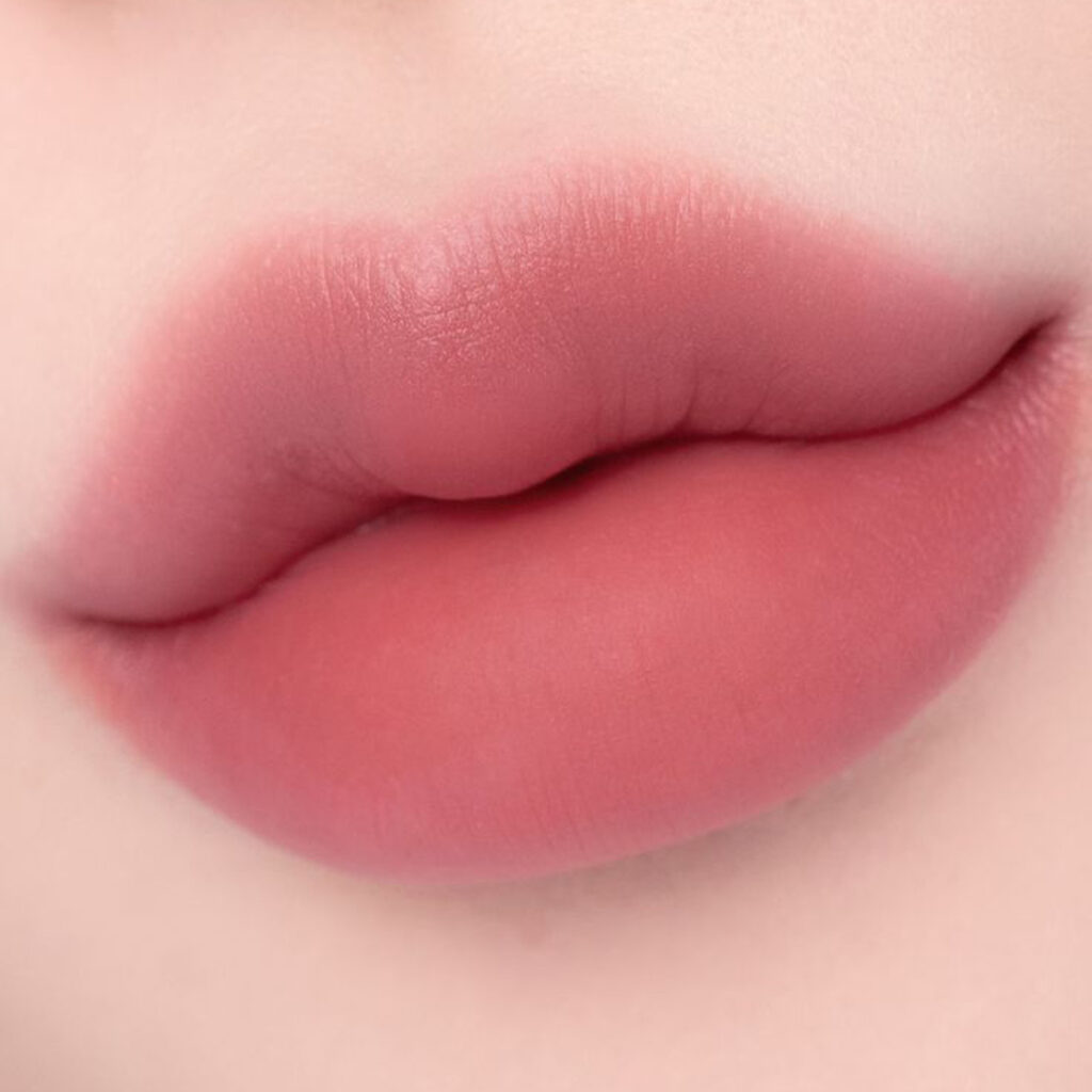 رنگ رژ لب نچرال
