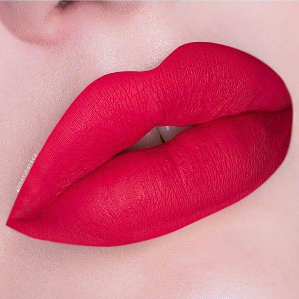 رژ لب صورتی تیره زیبا و خاص