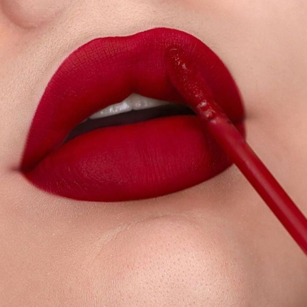 رنگ‌ های رژ لب زنانه قرمز