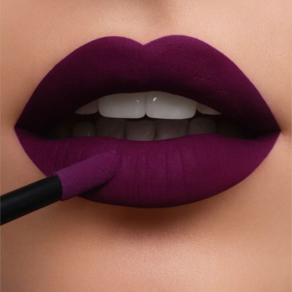 رنگ‌ های جذاب رژ لب تیره